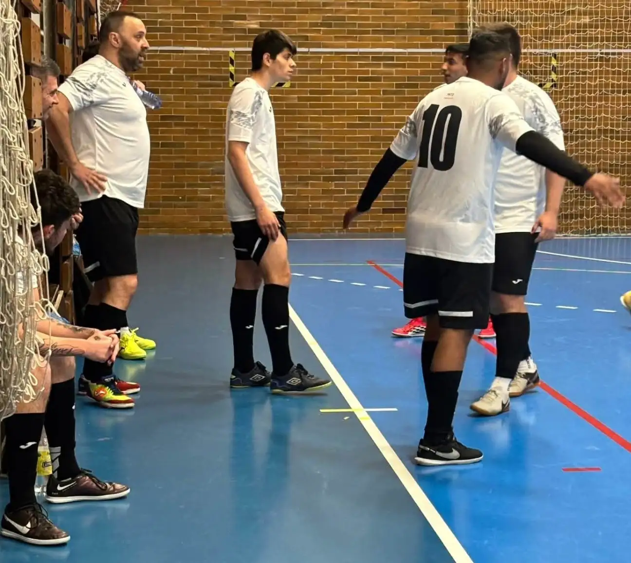 Zítra proti vedoucím Všebronx