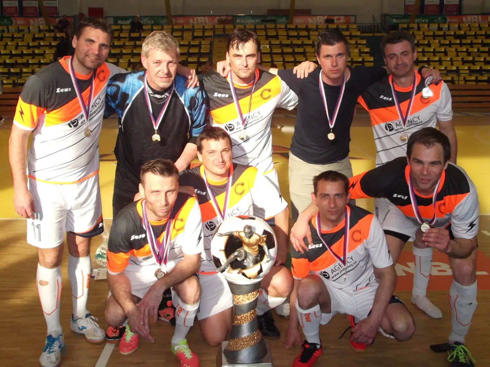 Mistrovství ČR veteránů vyhrála posedmé Chrudim, jediný kdo narušil vítěznou sérii byl Combix